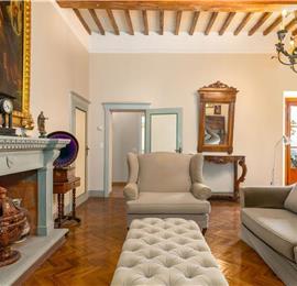 8 Bedroom Villa with Pool near Certaldo, Tuscany, Sleeps 14 - 15